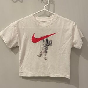 Girls Nike White Boxy Tee Swoosh Cat Design Kitten Shirt T-shirt Kitty